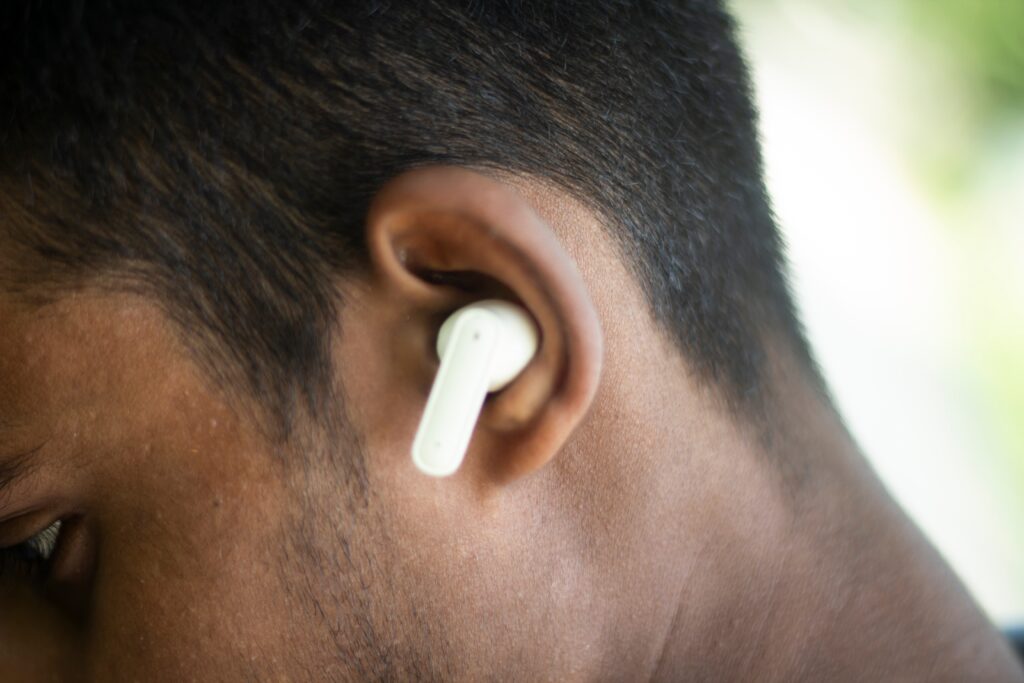 Airpods, ear